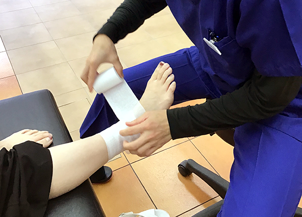 北越谷西口駅前鍼灸接骨院(外反母趾のお悩みも解消に導きます。)