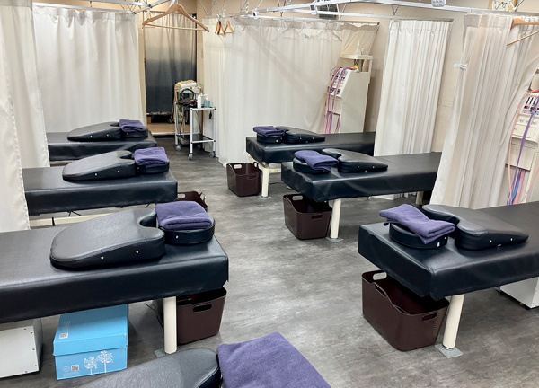 西浦和駅前鍼灸接骨院(当施設の内観になります。)