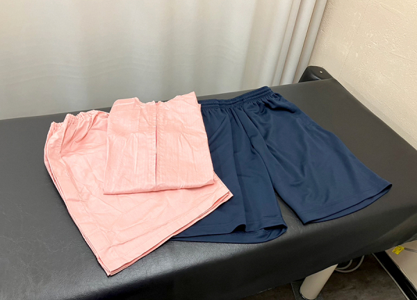 西浦和駅前鍼灸接骨院(施術着もご用意しています。)