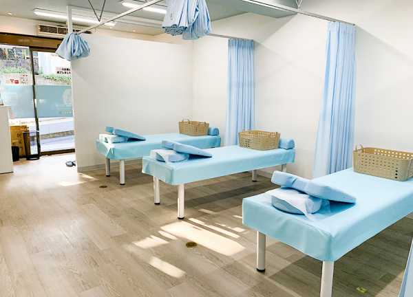 ぺんぎん堂整骨院　生田(施術ベッドです。)