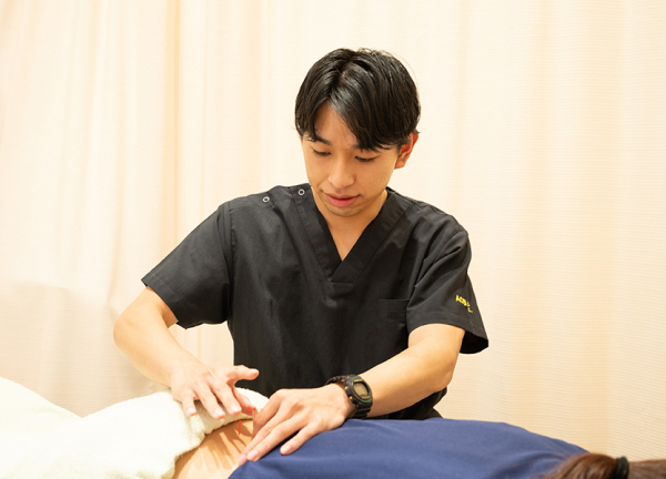 横浜駅西口あおば接骨院はりきゅう院(鍼灸で本来持っている力を引き出します。)