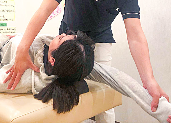 あい鍼灸院・接骨院 仙台ロフト院(正しい姿勢へ導きます)