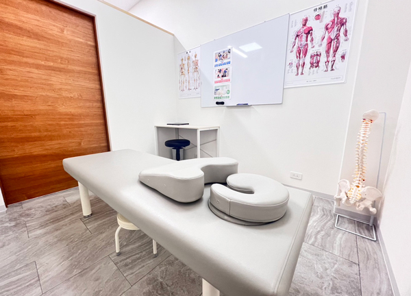 さくらメディネス整骨院　新都心院(個室にてお悩みをヒアリングさせていただきます。)