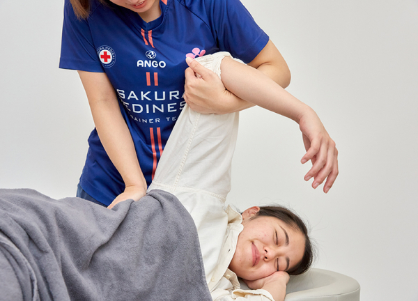 さくらメディネス整骨院　新都心院(猫背のお悩みを改善に導きます)