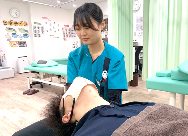 こころ整骨院　琴似院(デスクワークで疲労した首周りを緩和します。)