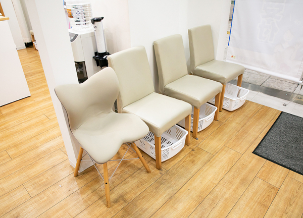 あい鍼灸院・接骨院　ホワイティ梅田院(待合室です。)