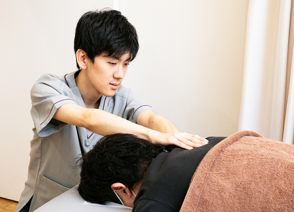 あい鍼灸院・接骨院　ホワイティ梅田院(肩こりの解消を目指します)