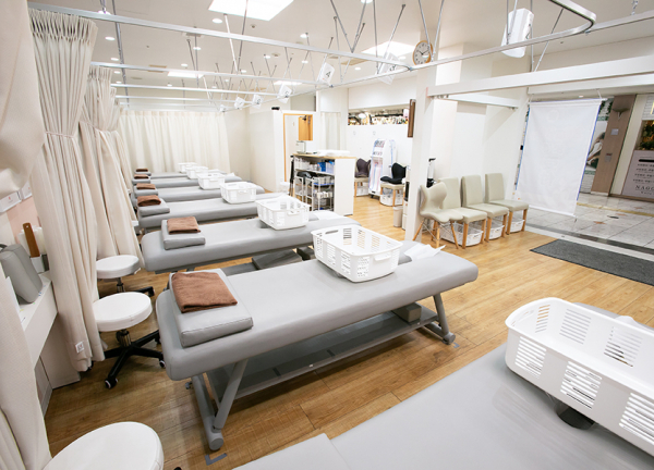 あい鍼灸院・接骨院　ホワイティ梅田院(施術室です。)