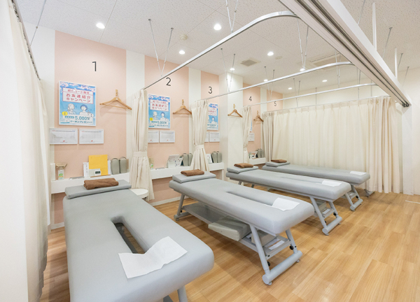 あい鍼灸院・接骨院　石橋阪大前駅院(施術室です。)