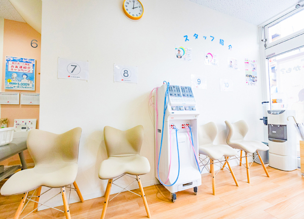 あい鍼灸院・接骨院　石橋阪大前駅院(待合室です。)