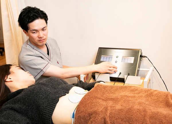 あい鍼灸院・接骨院　心斎橋院(EMSで体幹を鍛えます。)