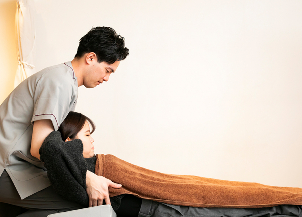 あい鍼灸院・接骨院　心斎橋院(猫背の解消を目指します)