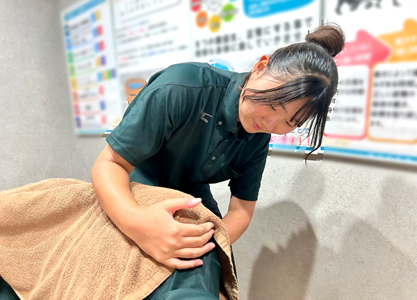 ＧＲＯＷＵＰ鍼灸整骨院　烏丸御池(硬くなった筋肉を丁寧にほぐしていくことで肩のコリや痛みを緩和させます。)