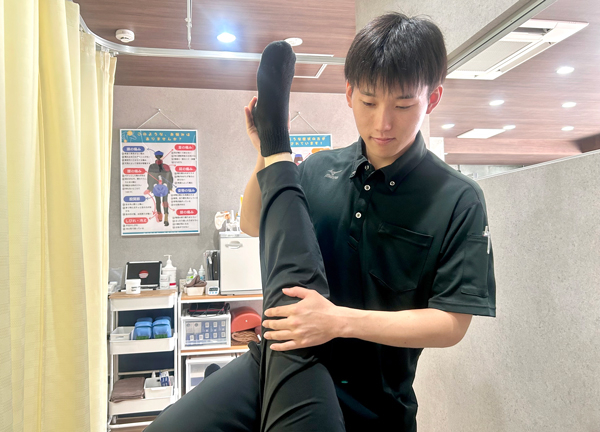ＧＲＯＷＵＰ鍼灸整骨院　烏丸御池(お身体の土台となる骨盤の乱れを整え不調を緩和させます。)