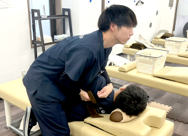 南平岸駅前接骨院(矯正もお任せください。バランスのよい身体にし、筋肉の負担を少なくします。)