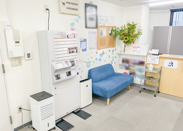 スポーツ総合治療院ＡＣＴ　駒沢店【鍼灸】(待合室です。)
