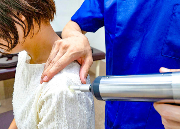 心身堂鍼灸整骨院・整体院　羽曳野院(インパクトを用いて四十肩・五十肩の改善を目指します。)