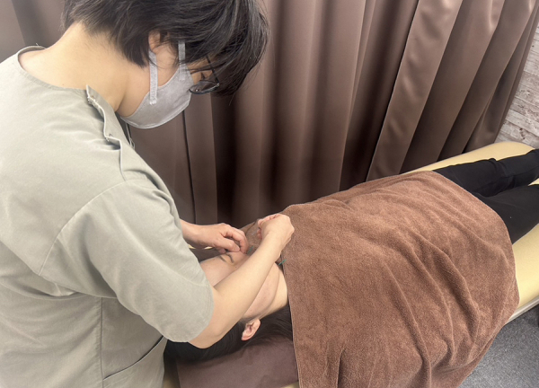 荻窪たんぽぽ整骨院【鍼灸】(お顔のたるみやシワの改善を目指します。)