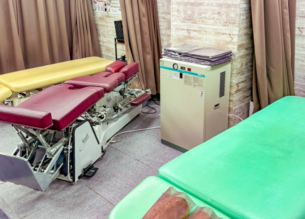 荻窪たんぽぽ整骨院【鍼灸】(施術ベッドです。)