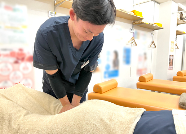 四条烏丸中央整骨院【鍼灸】(痛みの少ないソフトな施術です。)