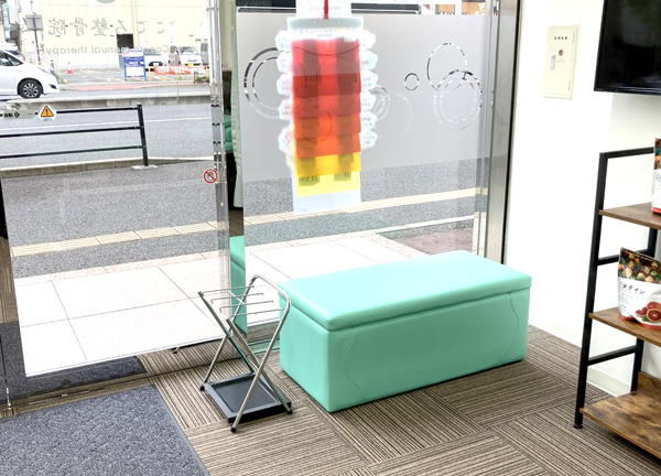 こころ整骨院　仙台駅東口院(待合スペースでおくつろぎください。)