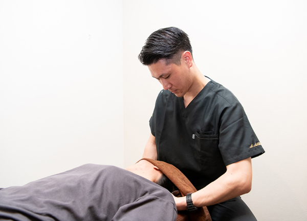 御殿山トラストタワー整骨院(緊張した筋肉を弛緩します。)