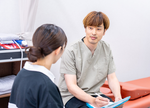 パレット整骨院(丁寧なカウンセリングでお悩みをヒアリングします。)