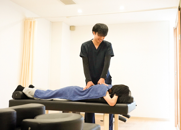 つらい肩こりの改善を目指します。