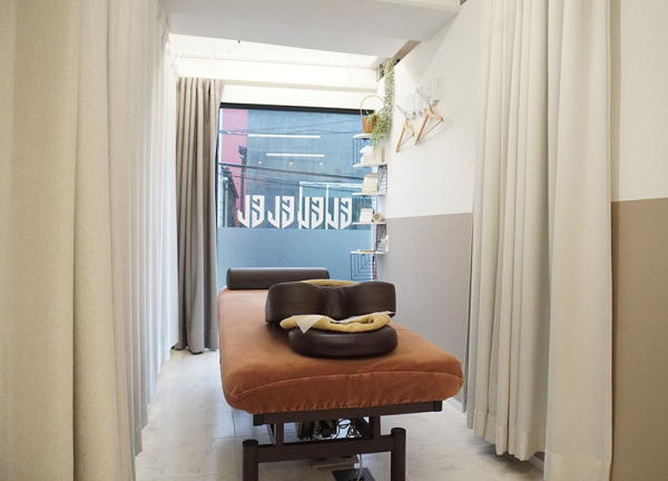 イーライフ鍼灸接骨院　豪徳寺院(カーテン個室制です。)