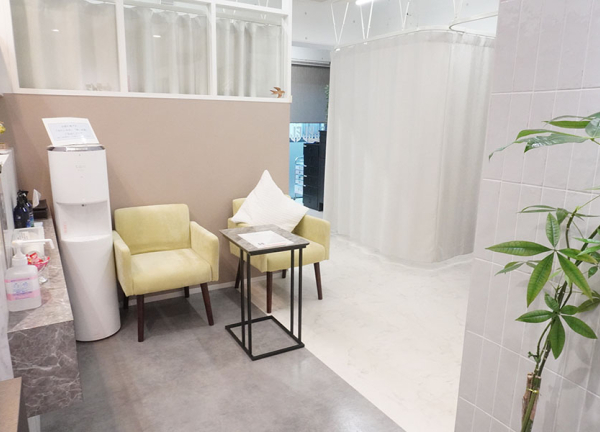 イーライフ鍼灸接骨院　豪徳寺院(待合室です。)