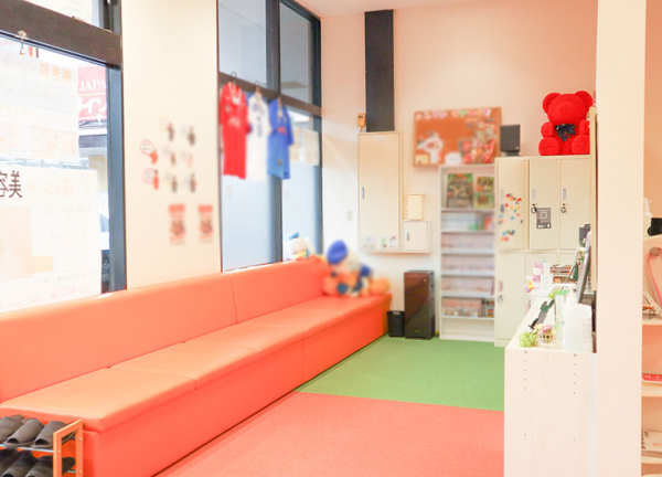 まいれ鍼灸整骨院・整体院　松井山手院(待合室です。)