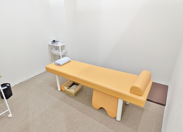 まいれ鍼灸整骨院・整体院　松井山手院(個室のご用意もあります。)