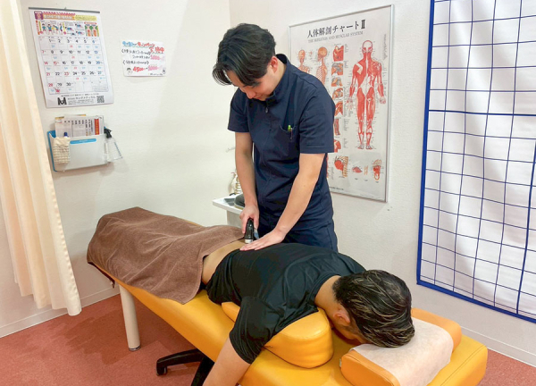 まいれ鍼灸整骨院・整体院　松井山手院(機器の力で深層筋肉へアプローチします。)