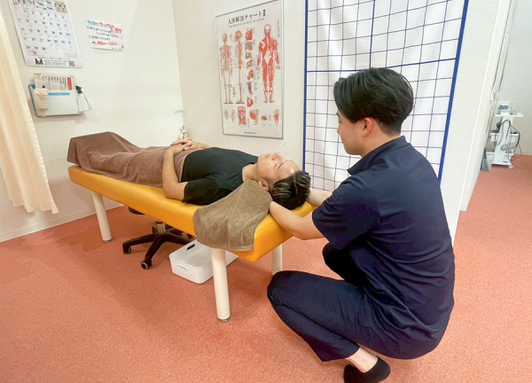 まいれ鍼灸整骨院・整体院　松井山手院(つらい首の痛みの改善を目指します。)