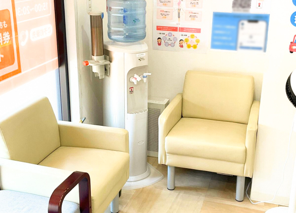 ほねキング　越谷駅西口整骨院(待合室です。)