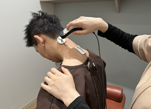 もりわき鍼灸整骨院　みのおキューズモール院(ハイボルテージで寝違えの改善を目指します。)