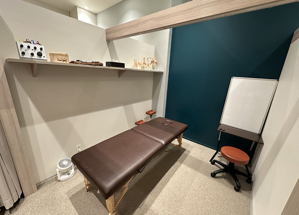 もりわき鍼灸整骨院　みのおキューズモール院(カウンセリングスペースです。)