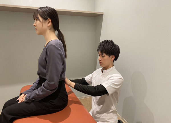 もりわき鍼灸整骨院　みのおキューズモール院(骨盤のゆがみをチェックします。)