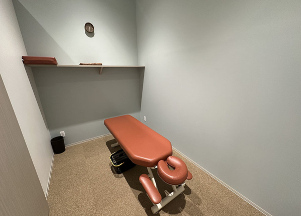 もりわき鍼灸整骨院　みのおキューズモール院(個室の施術室をご用意しています。)