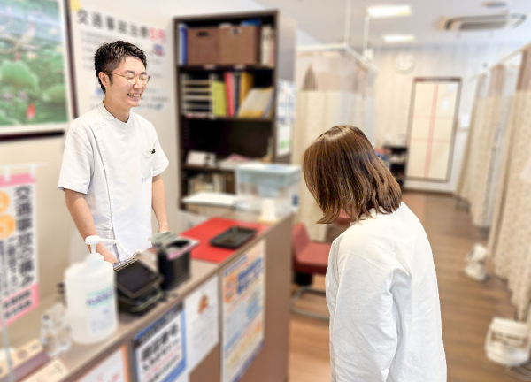 ザバス鍼灸整骨院　高槻富田院(受付にてスタッフがご案内します。)