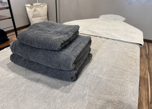 アスリートケアながさわ治療院　【鍼灸】(清潔なタオルを使用しています。)