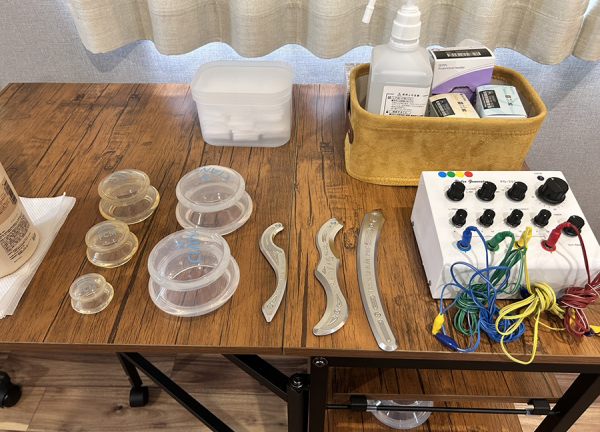 アスリートケアながさわ治療院　【鍼灸】(他にも様々な機器をご用意しています。)