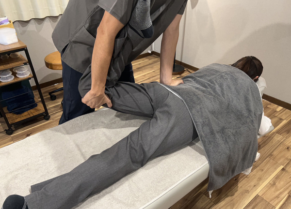 アスリートケアながさわ治療院　【鍼灸】(つらい膝の痛みの改善を目指します。)