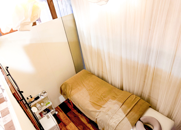 Ｄａｉｓｙ　Ｂｅｌｌ（デイジーベル） 　綱島　【鍼灸】(施術ベッドです。)