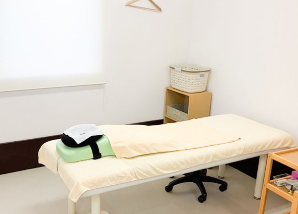新潟すばる鍼灸・リハビリ整体(施術ベッドです。)