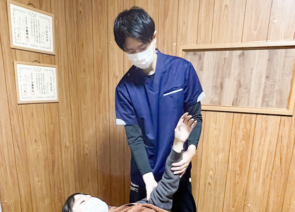 鍼灸治療院　医しん庵　堺市院(四十肩五十肩などの改善を目指します。)