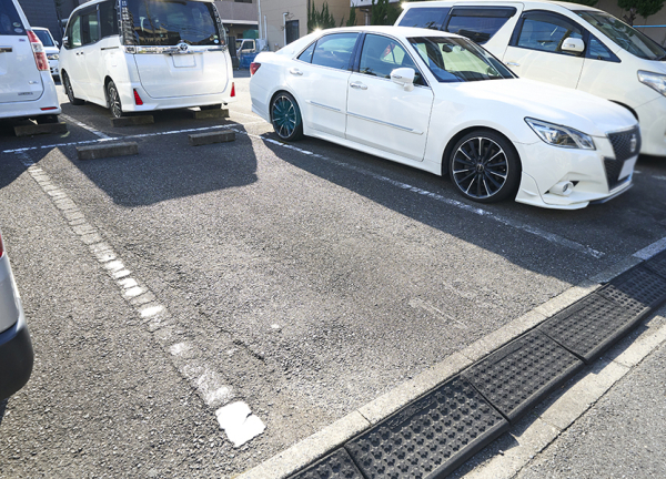 新堀接骨院(駐車場です。)