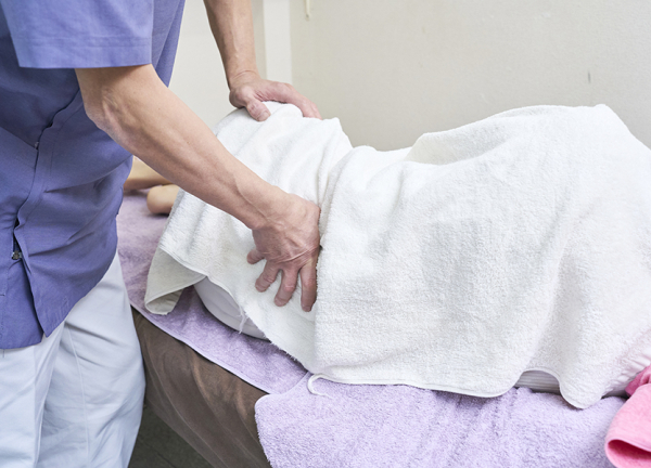 新堀接骨院(つらい坐骨神経痛の改善を目指します。)