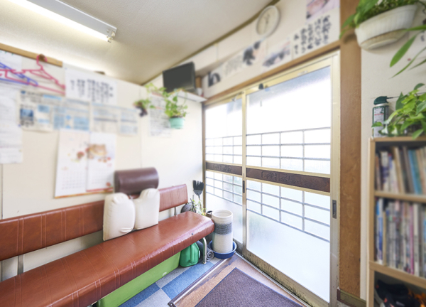 新堀接骨院(待合室です。)
