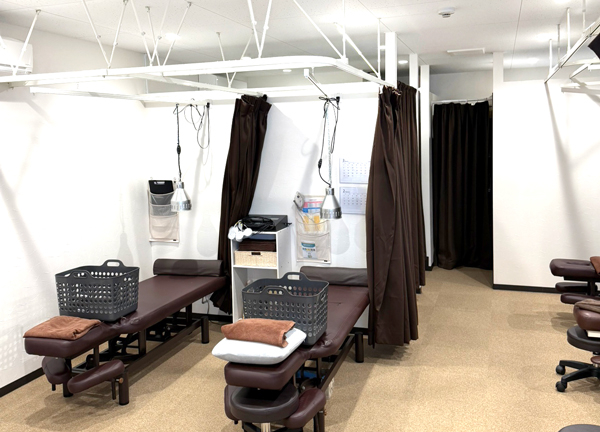 スタート鍼灸整骨院(当施設の施術室です。)
